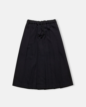 pleated skirt